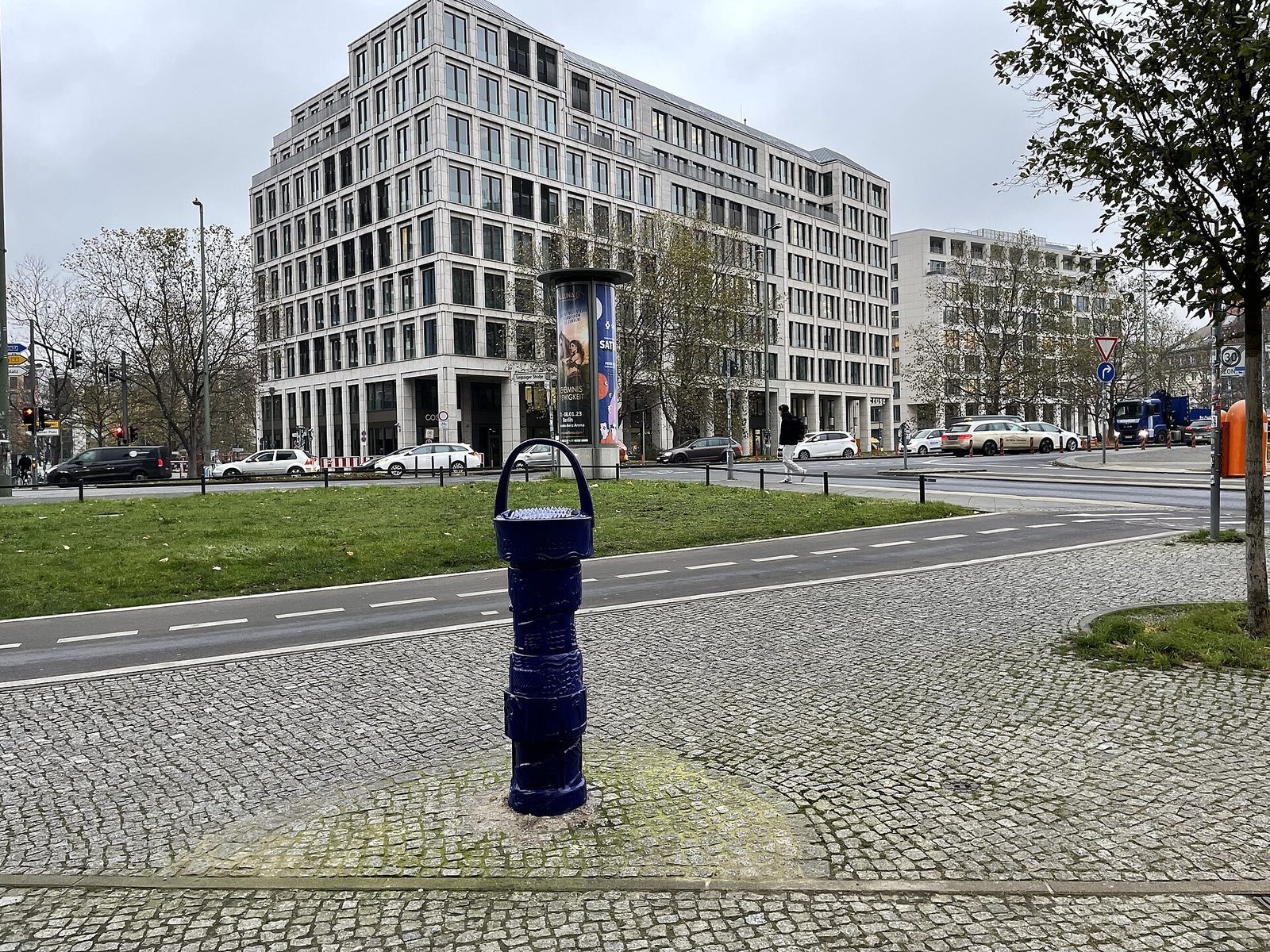 Drikkefontene fra Berliner Wasserbetriebe på brosteinen ved Spittelmarkt