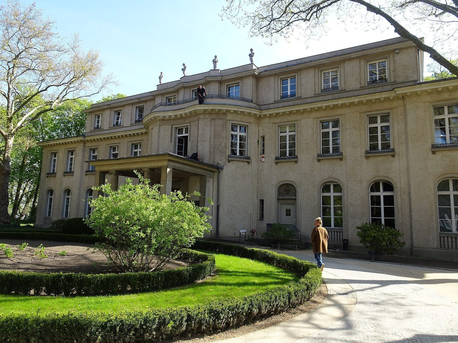 Villa Marlier sett fra hagesiden ned mot Wannsee